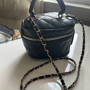 Quilted Black Crossbody Bag with Gold Chain